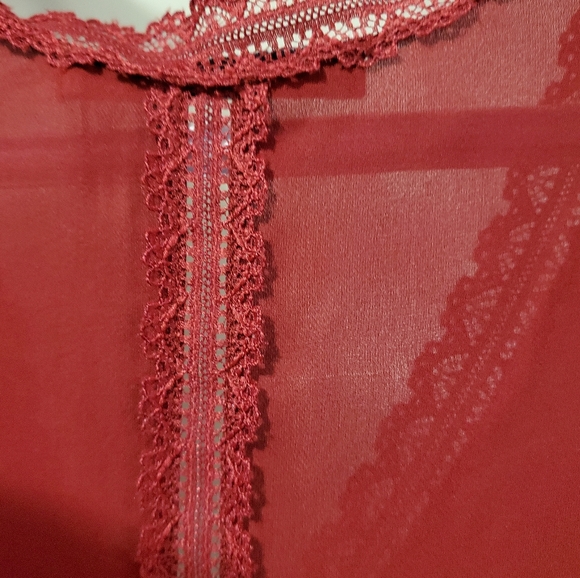 Alice + Olivia - Silk and Lace Cold Shoulder Top - Size XS - Picture 10 of 10